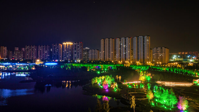 夏季的长春南溪湿地公园夜景