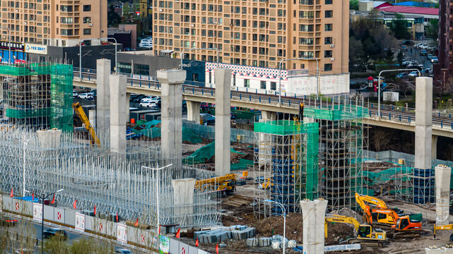 中国长春城区高速路建设场景