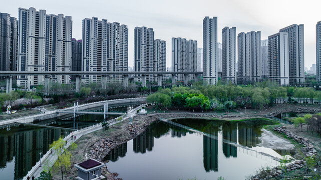 中国长春伊通河畔建筑景观