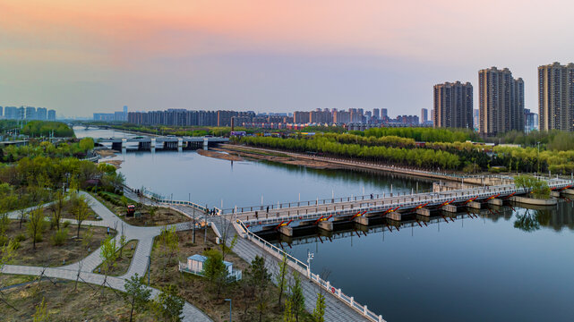 中国长春伊通河畔建筑景观