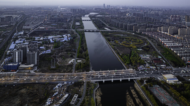 中国长春伊通河畔建筑景观