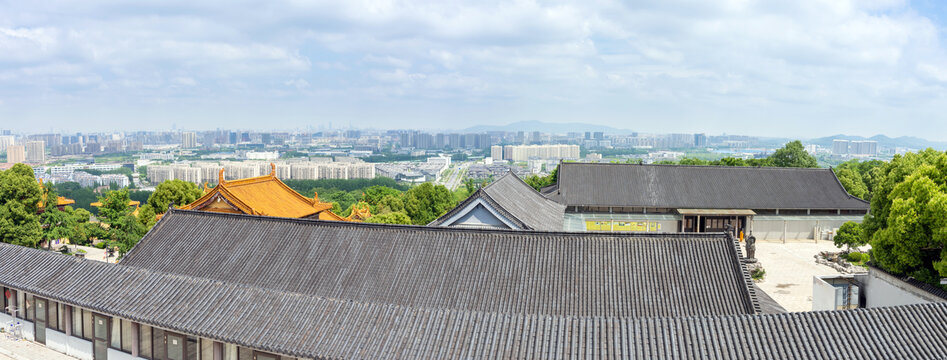 从定林寺俯瞰江宁新区