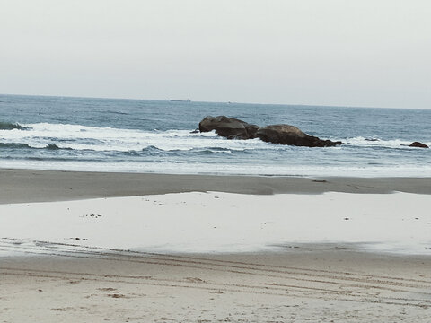 海滩与石头