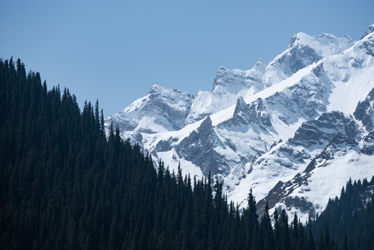 天山