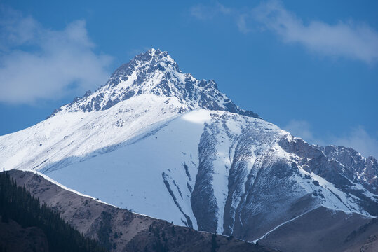 天山