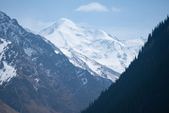 天山