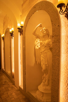 城堡走廊雕塑