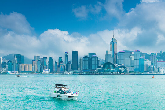 香港城市建筑与海洋游艇风景