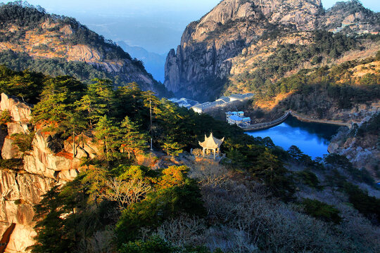 黄山高山山峦