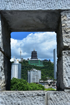 贵阳甲秀楼黔灵山公园