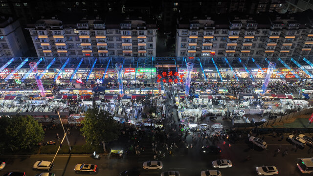 城阳夜景吕家庄夜市