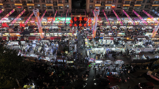 城阳夜景吕家庄夜市