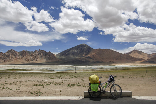 新藏线自行车旅游
