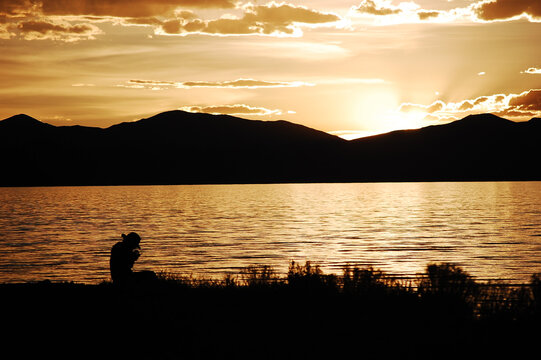 班公湖金色的日落
