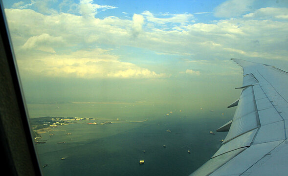机舱外的风光新加坡上空