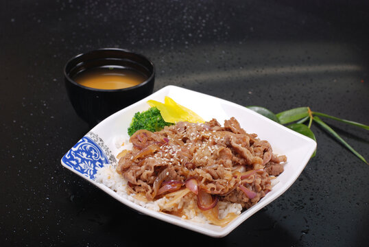 和风牛肉饭