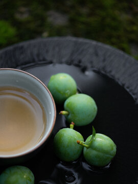 黑陶器茶具喝茶配青李