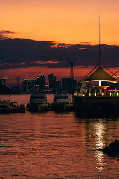 码头夕阳