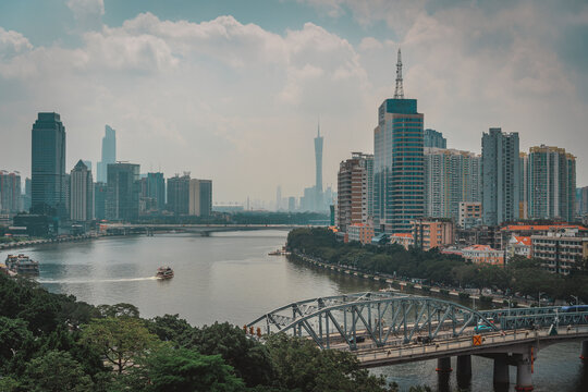 广州珠江河道两岸