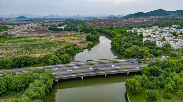 河流高速路