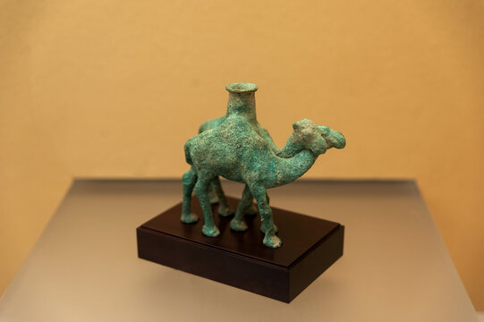 成都博物馆骆驼形铜化妆容器
