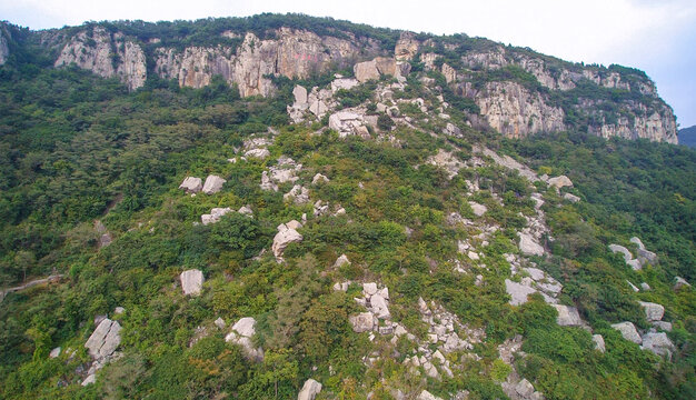 熊耳山地震遗址