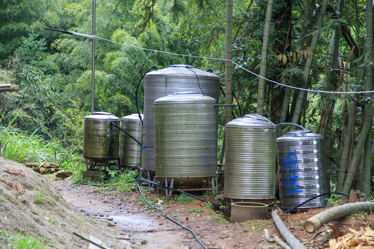 山村居民蓄水罐