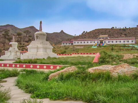 阿拉善左旗广宗寺双白塔