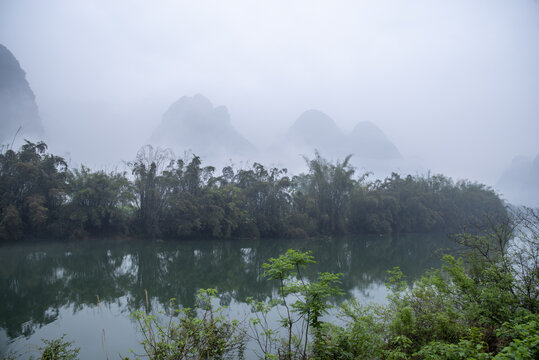 云雾山水