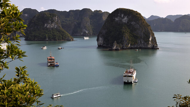 海上桂林下龙湾