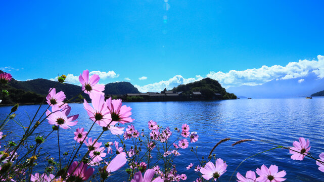 丽江泸沽湖风景区里格岛
