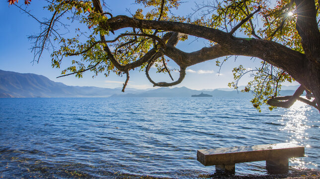 丽江泸沽湖秋景