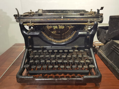 民国时期老式打字机