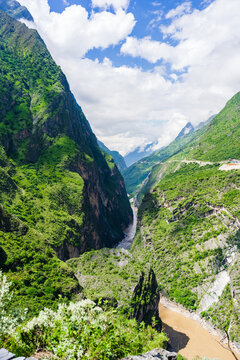 丽江金沙江虎跳峡