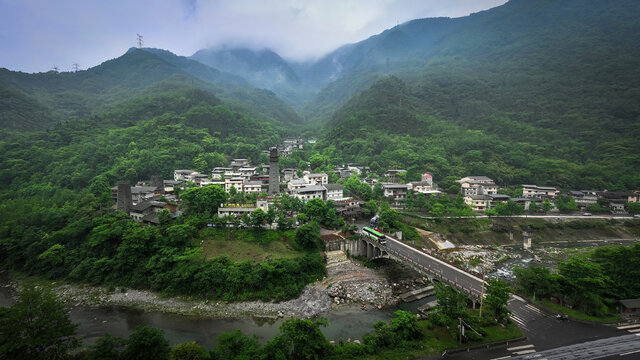 吉娜羌寨全景