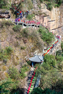 方岩景区台阶油纸伞旗袍秀