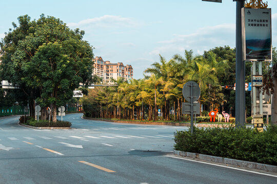 疫情时期景洪市空旷的道路