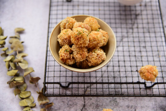 鸡米花烹饪过程