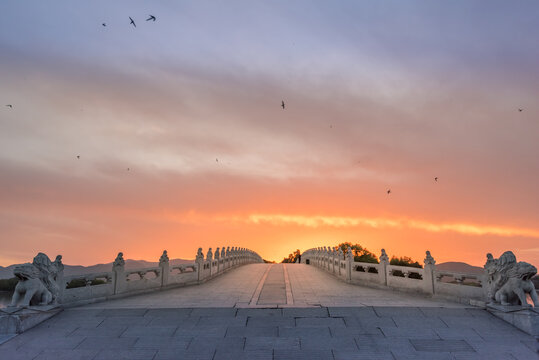 夕阳下的中国北京颐和园