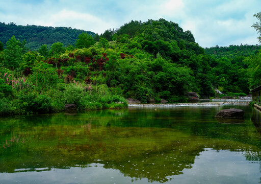 湖北京山美人谷自然风景瀑布
