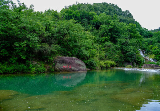 湖北京山美人谷自然风景瀑布