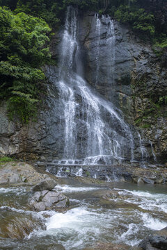 山水瀑布