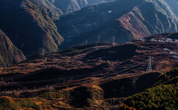 高山峻岭