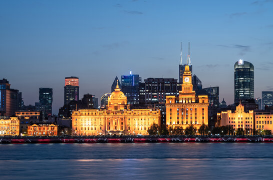 上海外滩老建筑夜景