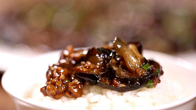 鱼香茄子红烧茄子盖饭