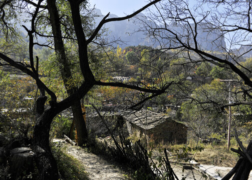 太行山中小山村装饰画