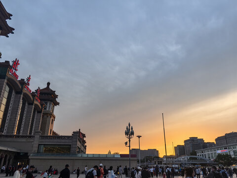 北京站夕阳