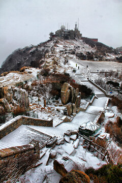 泰山极顶雪景