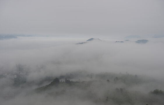 云雾山峰