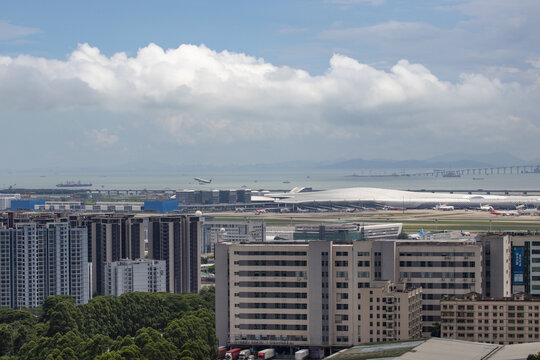 远眺深圳机场及深中通道